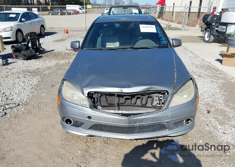 2010 Mercedes-Benz C 300 Sport z USA, uszkodzony, nr VIN WDDGF5EB0AR098437